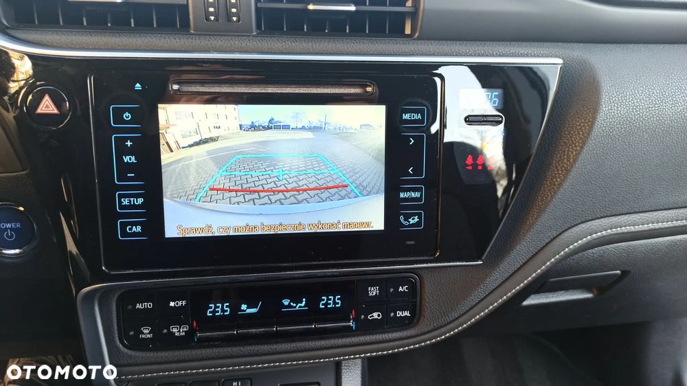 Toyota Auris - 14