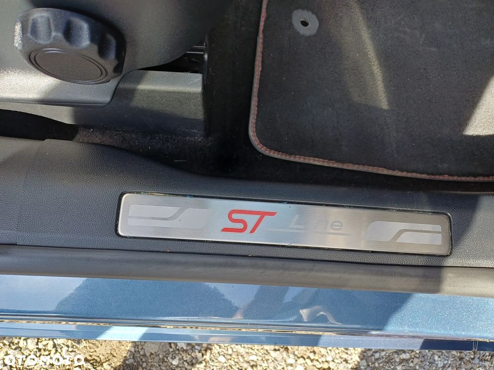 Ford Kuga 1.5 TDCi 2x4 ST-Line - 11