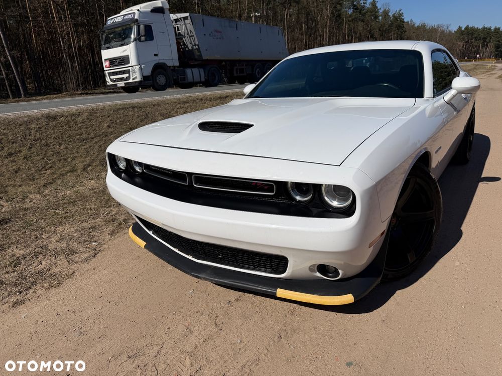 Dodge Challenger - 18