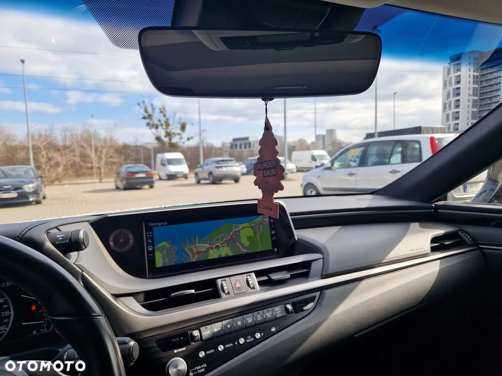 Lexus ES - 12