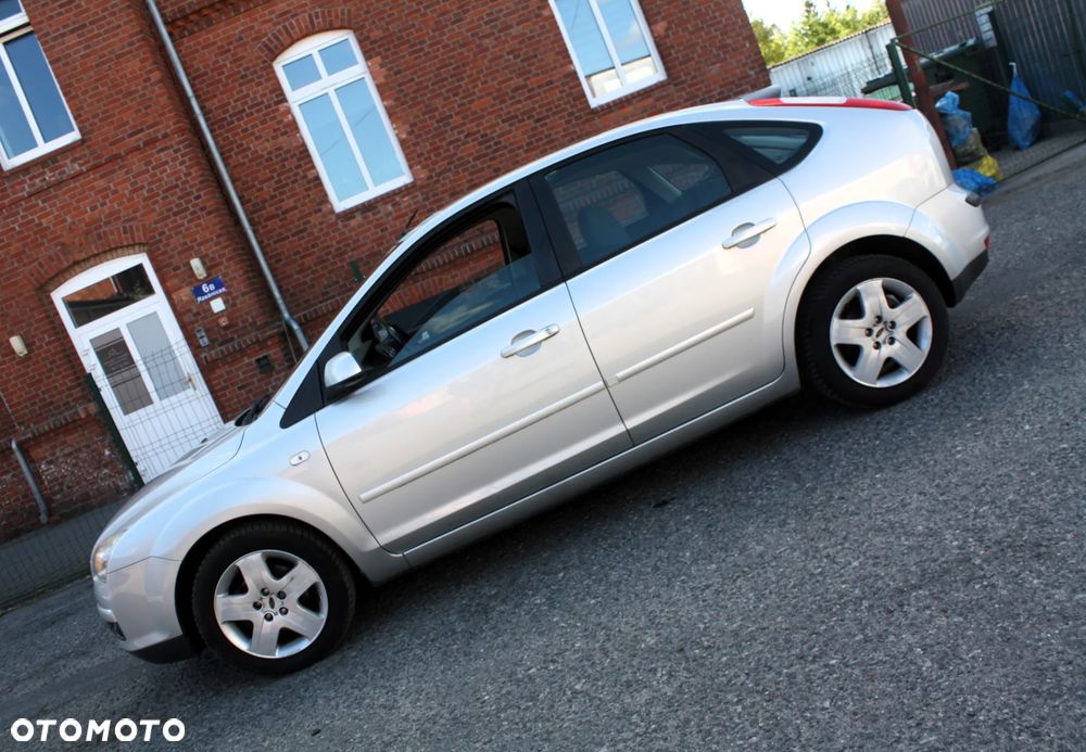 Ford Focus 1.6 16V Ghia - 5