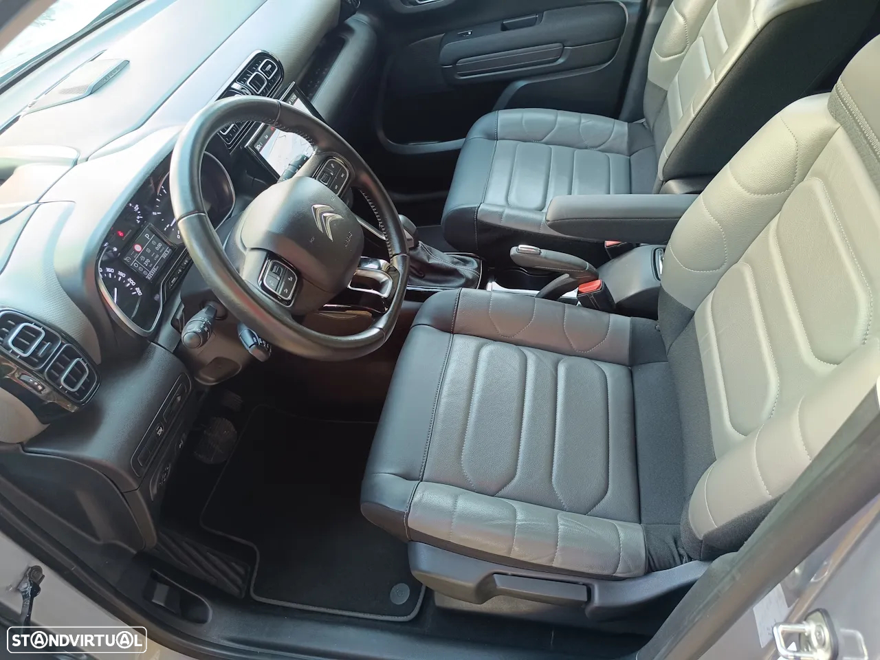 Citroën C3 Aircross 1.2 PureTech Shine EAT6 - 8