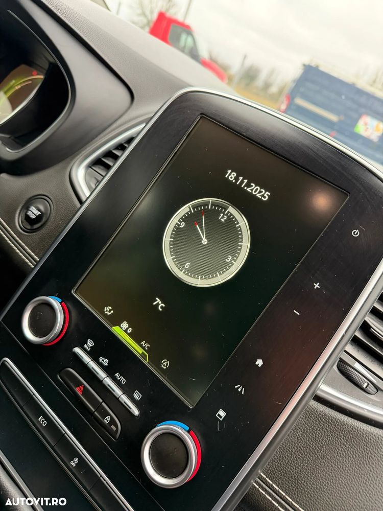 Renault Grand Scenic - 10