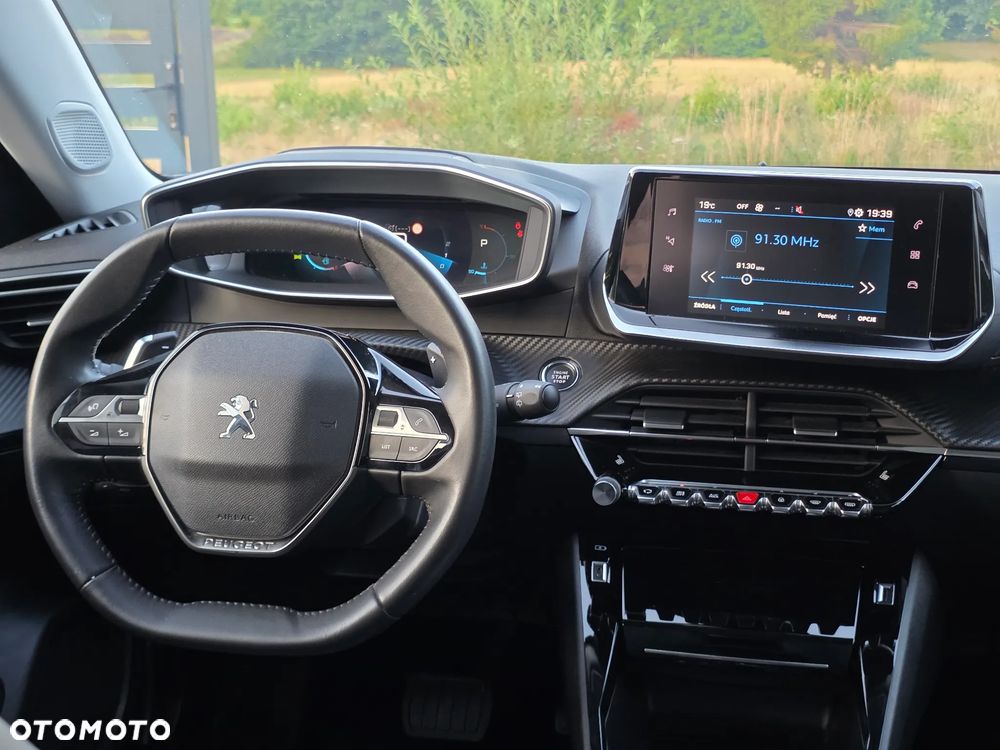 Peugeot 2008 1.2 PureTech Allure S&S EAT8 - 6