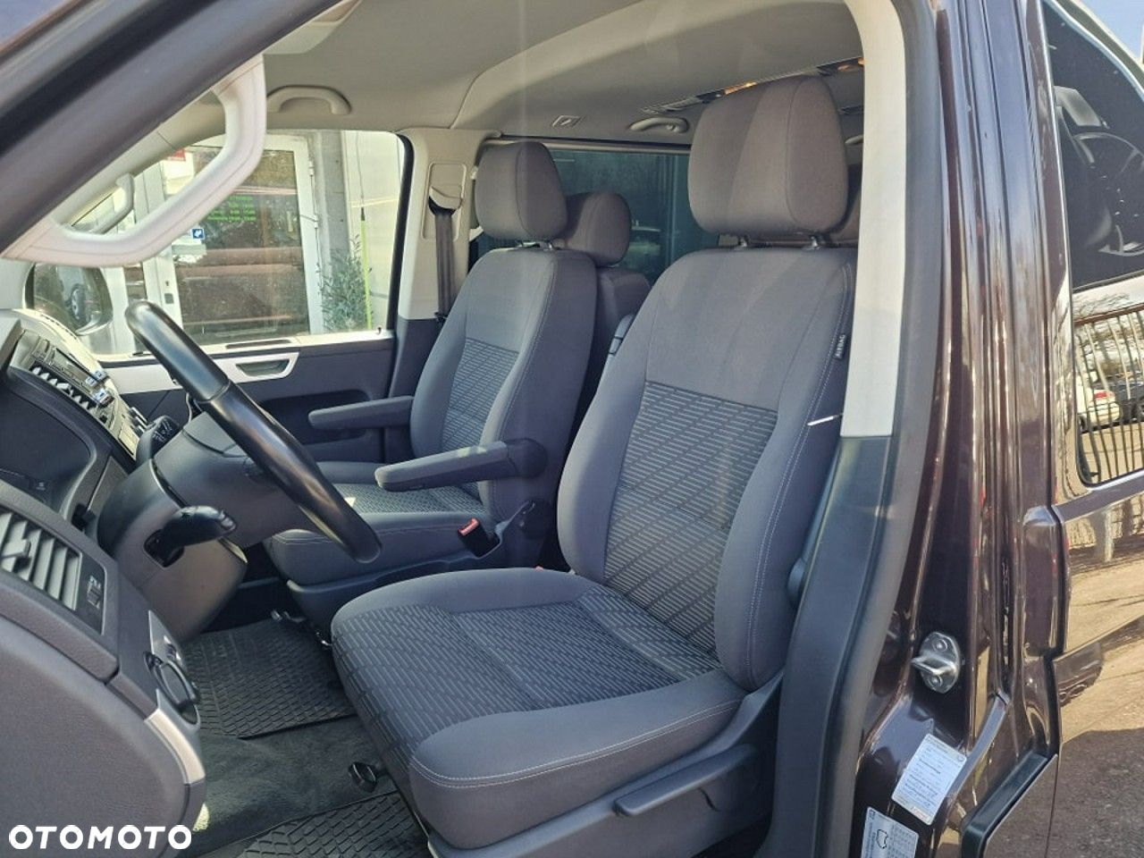Volkswagen Multivan - 7