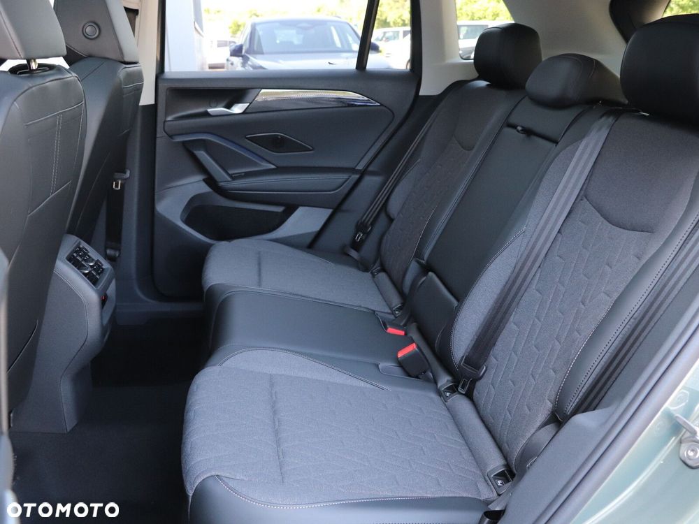 Volkswagen Tiguan - 11
