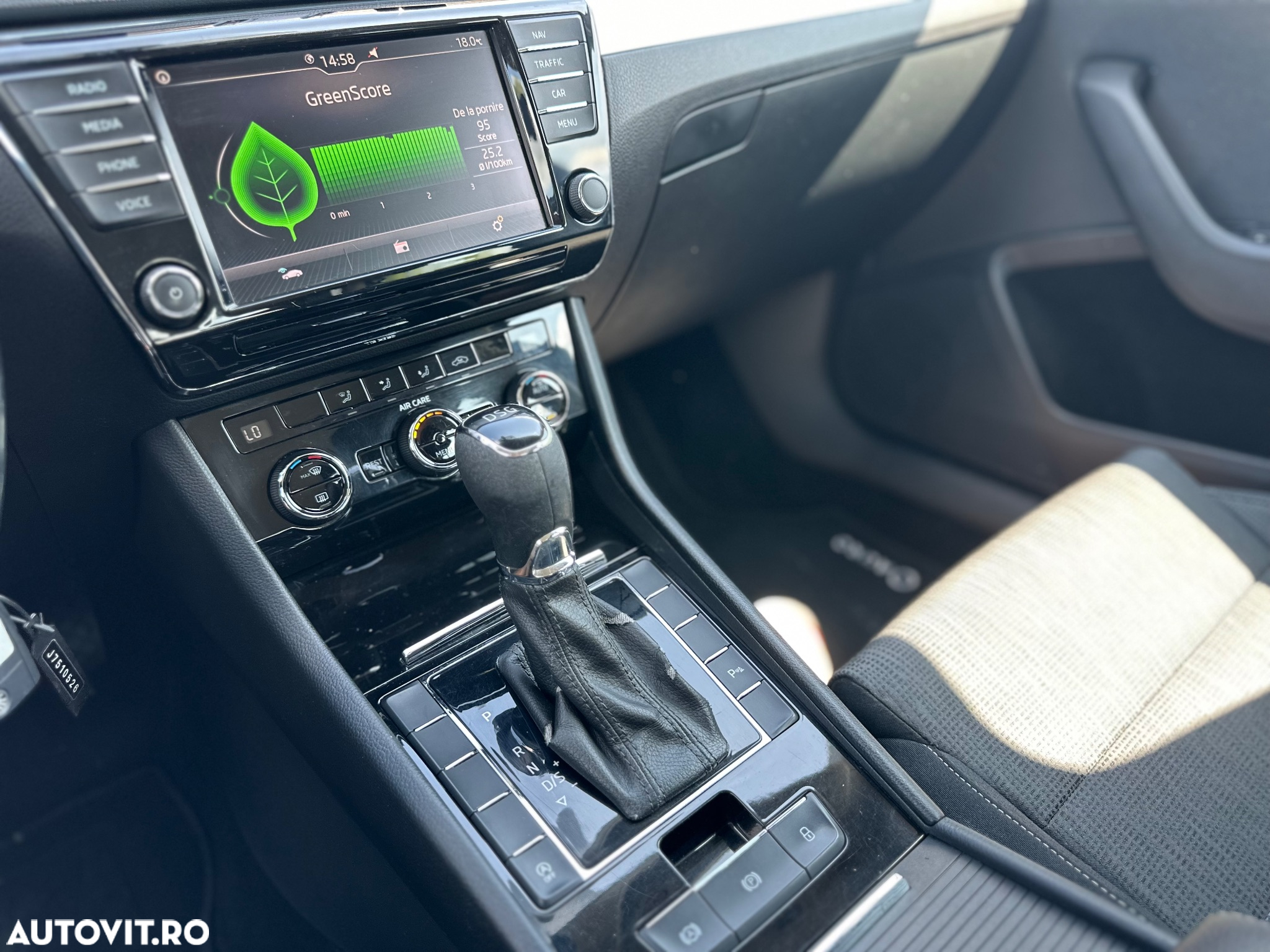 Skoda Superb 2.0 TDI DSG Style - 4
