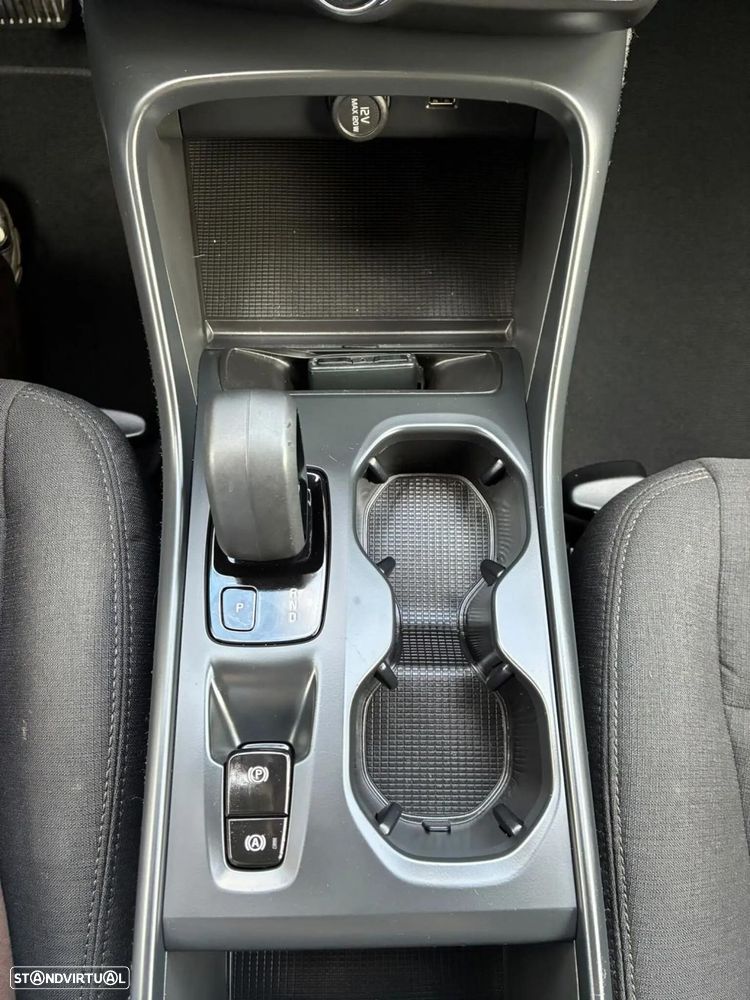 Volvo XC 40 1.5 T2 Momentum Plus Geartronic - 22