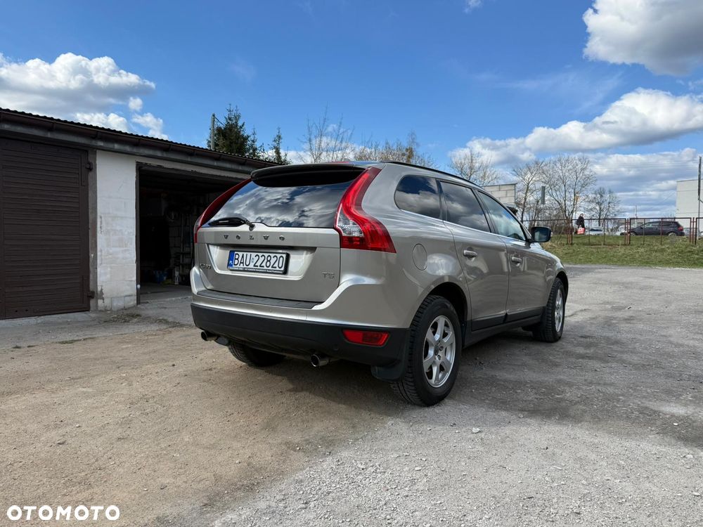 Volvo XC 60 T5 Momentum - 5
