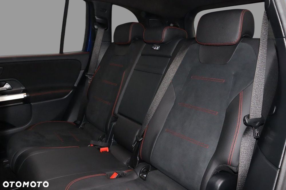 Mercedes-Benz GLB - 16