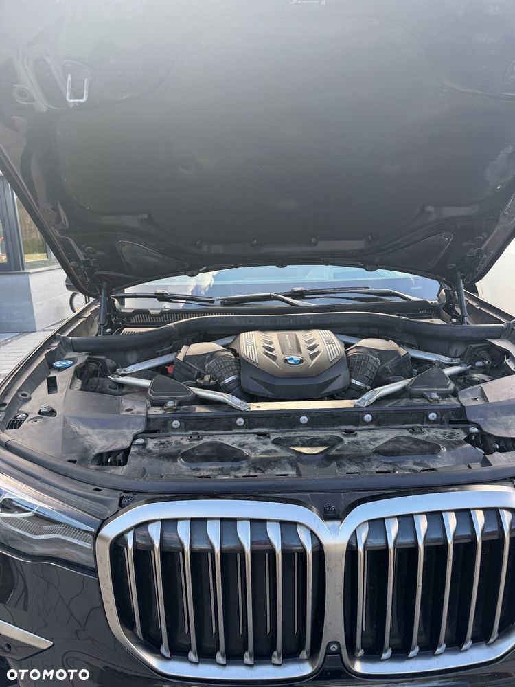 BMW X7 - 12