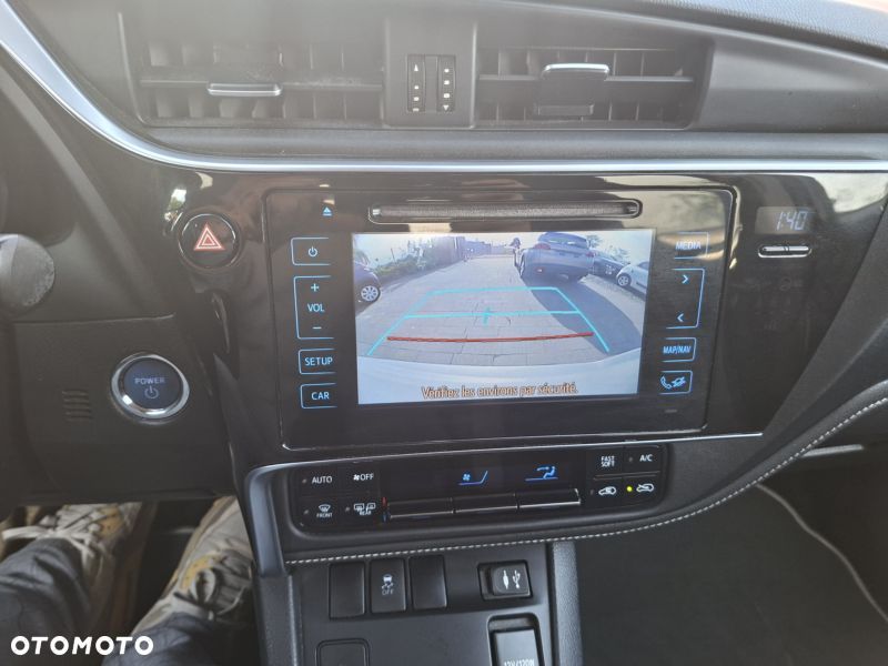Toyota Auris 1.8 VVT-i Automatik Design Edition - 27