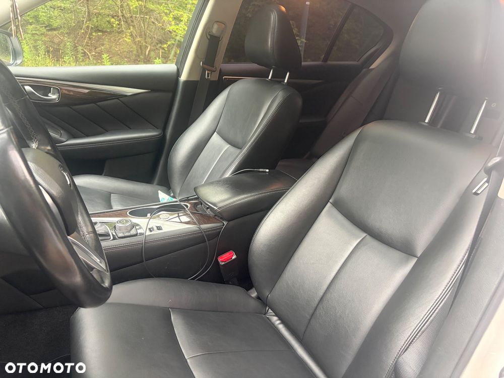 Infiniti Q50 - 15