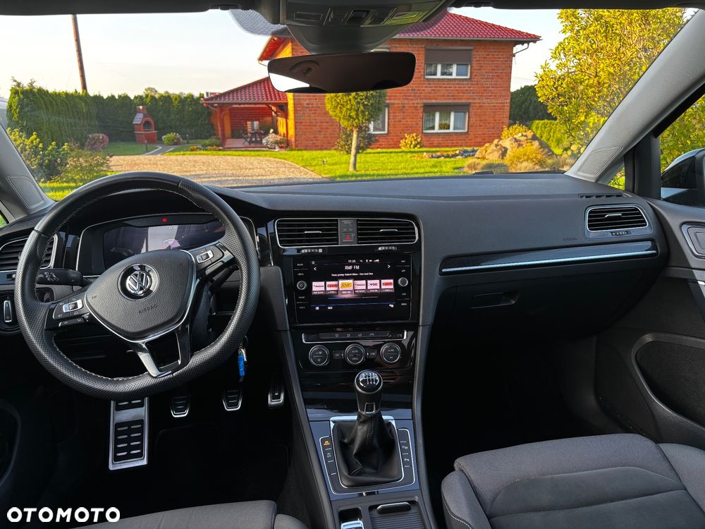 Volkswagen Golf 2.0 TDI SCR Highline - 9