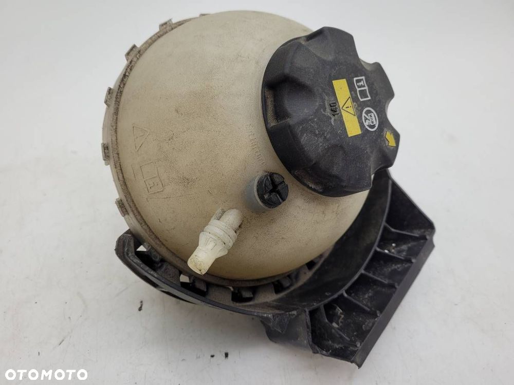 ZBIORNICZEK WYRÓWNAWCZY PŁYNU CHŁODZĄCEGO BMW 3 GT F34 7642159 - 2