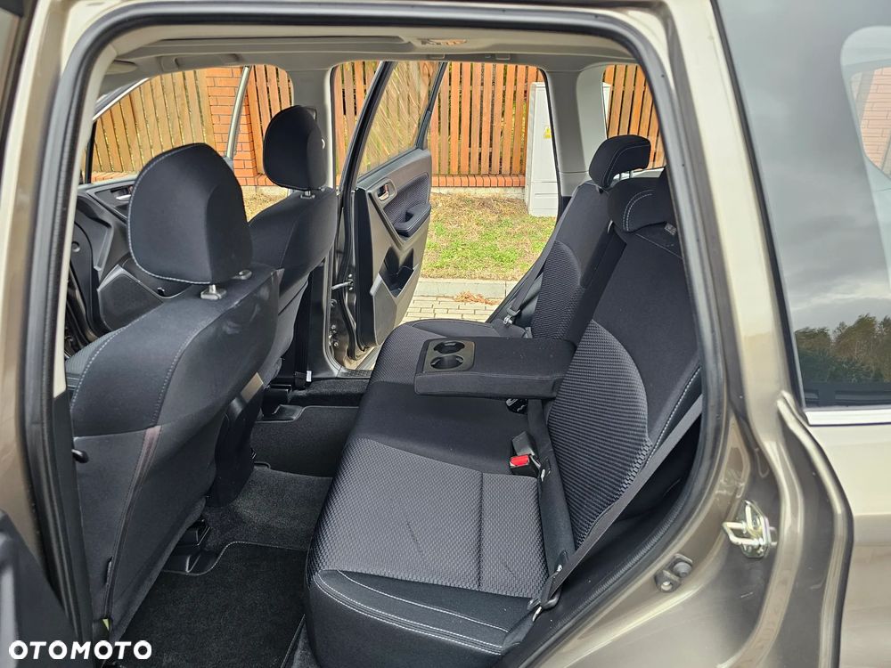 Subaru Forester 2.0 i Exclusive Lineartronic - 11