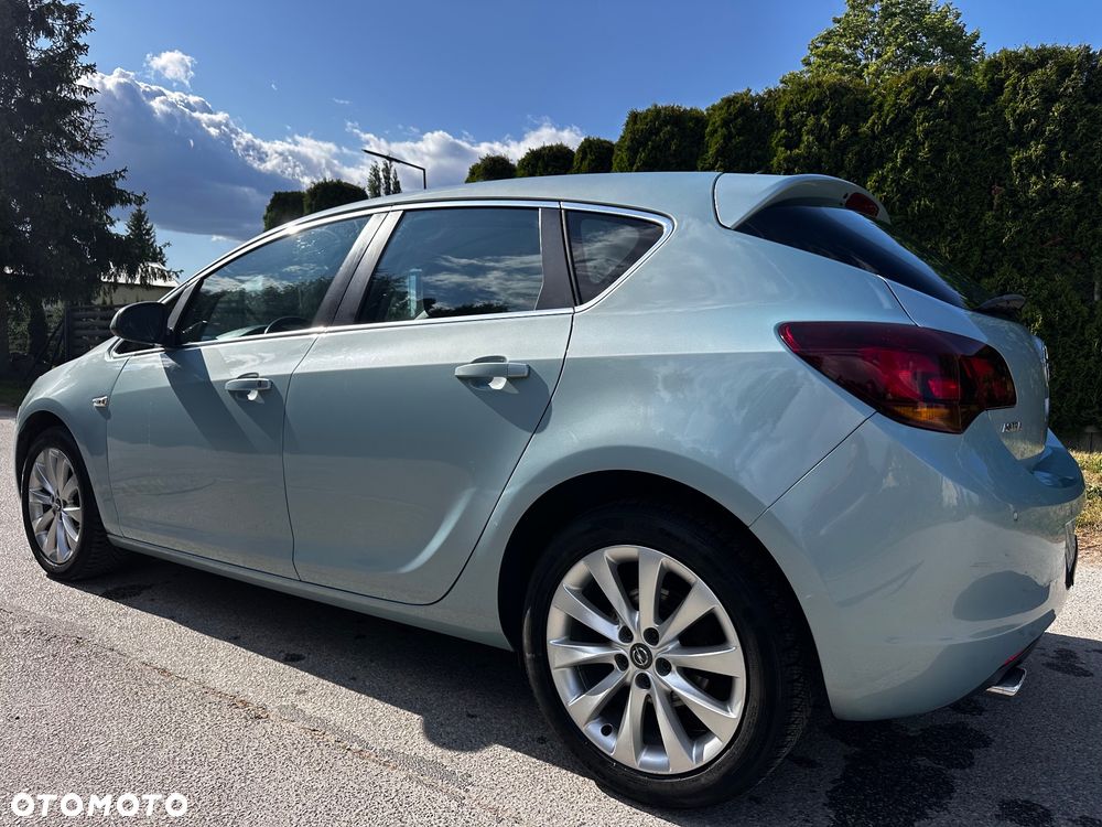 Opel Astra 1.4 Turbo Color Edition - 11