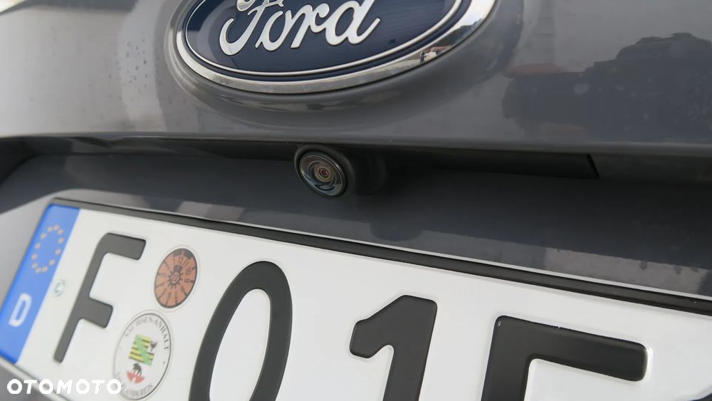 Ford Kuga - 10