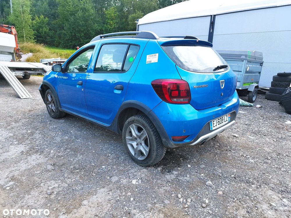 Dacia Sandero Stepway TCe 90 (S&S) Celebration - 4
