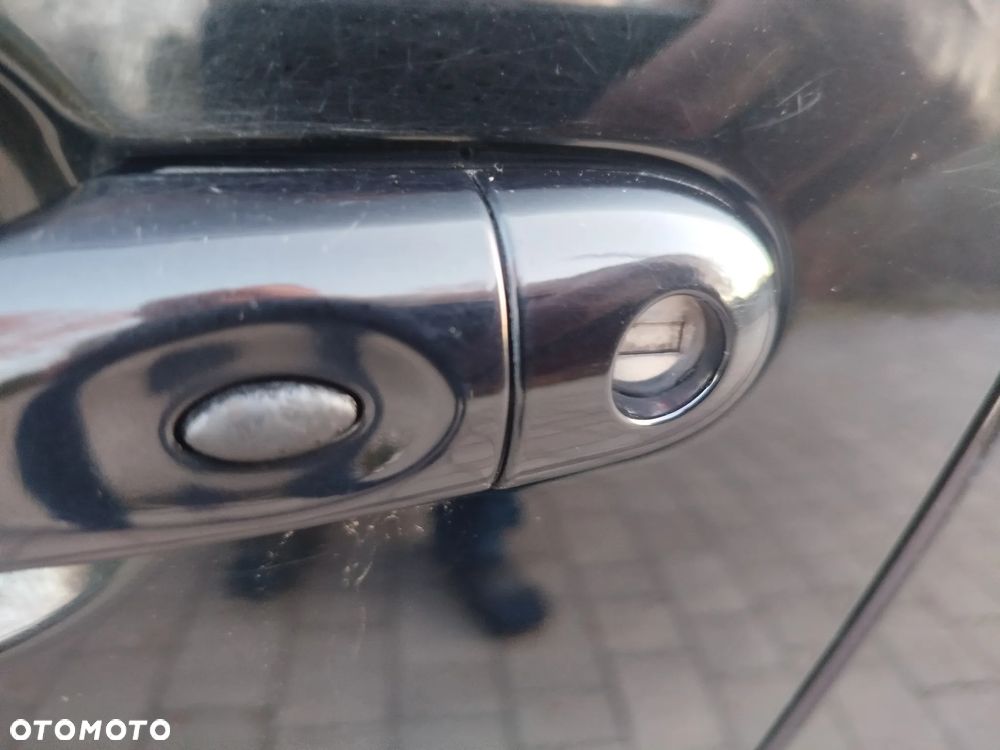 Renault Clio 1.2 16V 75 LIMITED - 9