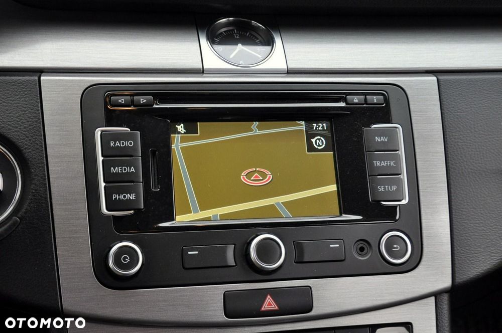 Volkswagen Passat - 31