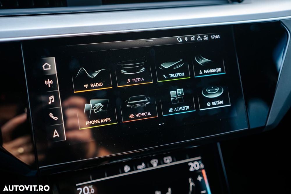 Audi e-tron - 38