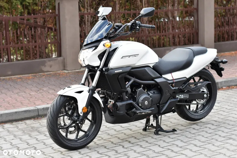 Honda CTX - 15