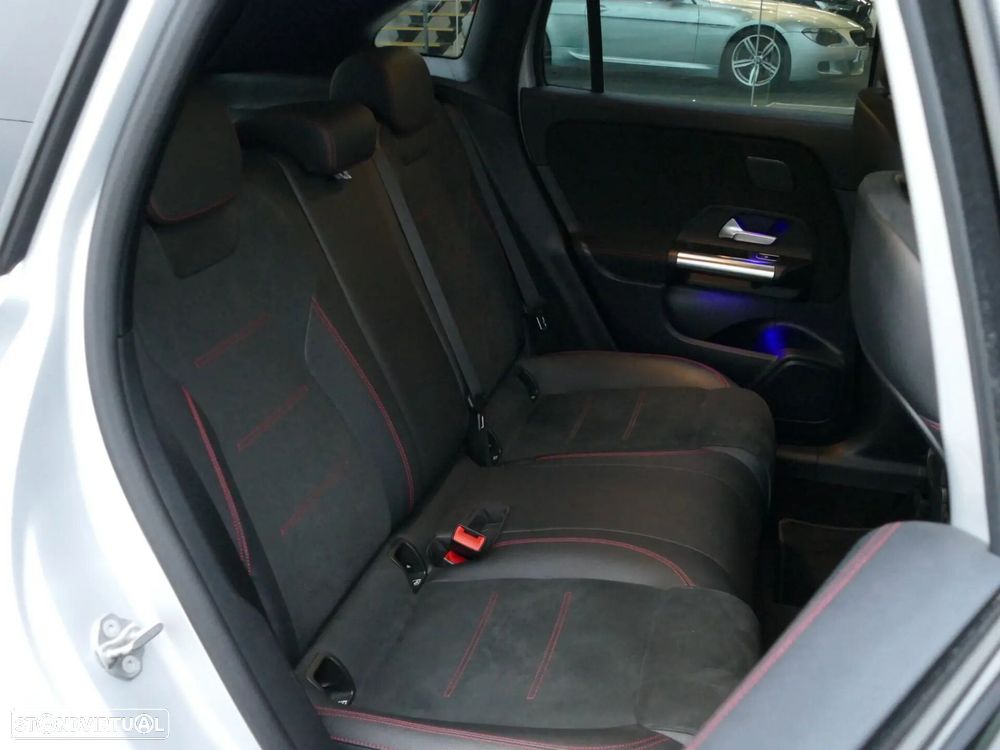 Mercedes-Benz GLA 180 d AMG Line - 33