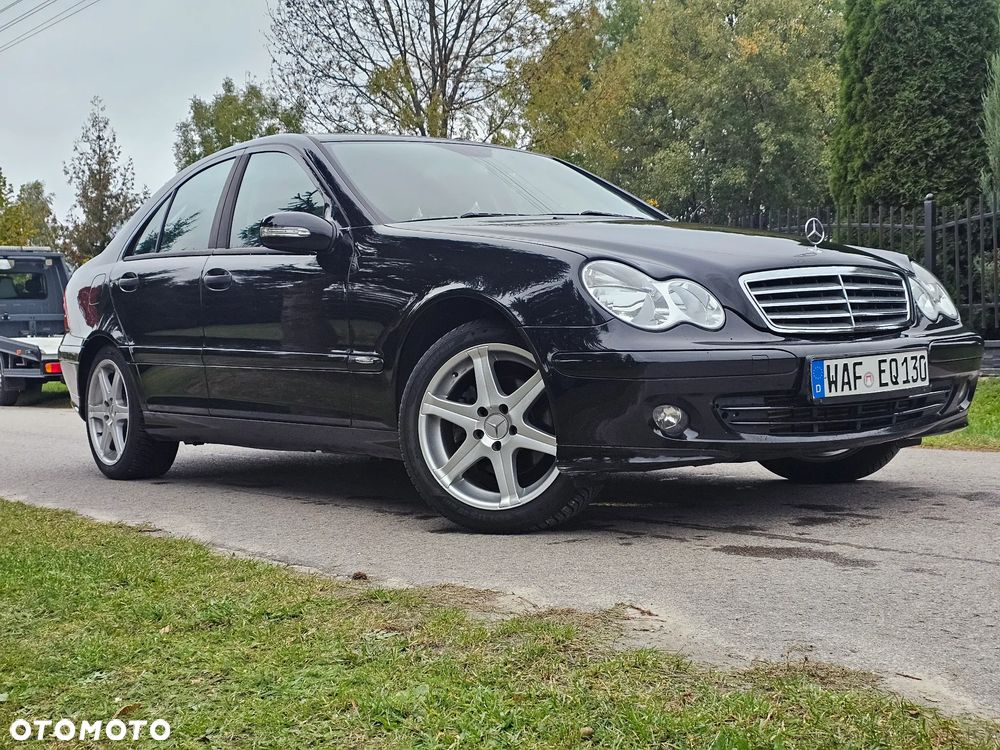 Mercedes-Benz Klasa C 180 Kompressor Classic Sport Edition - 29