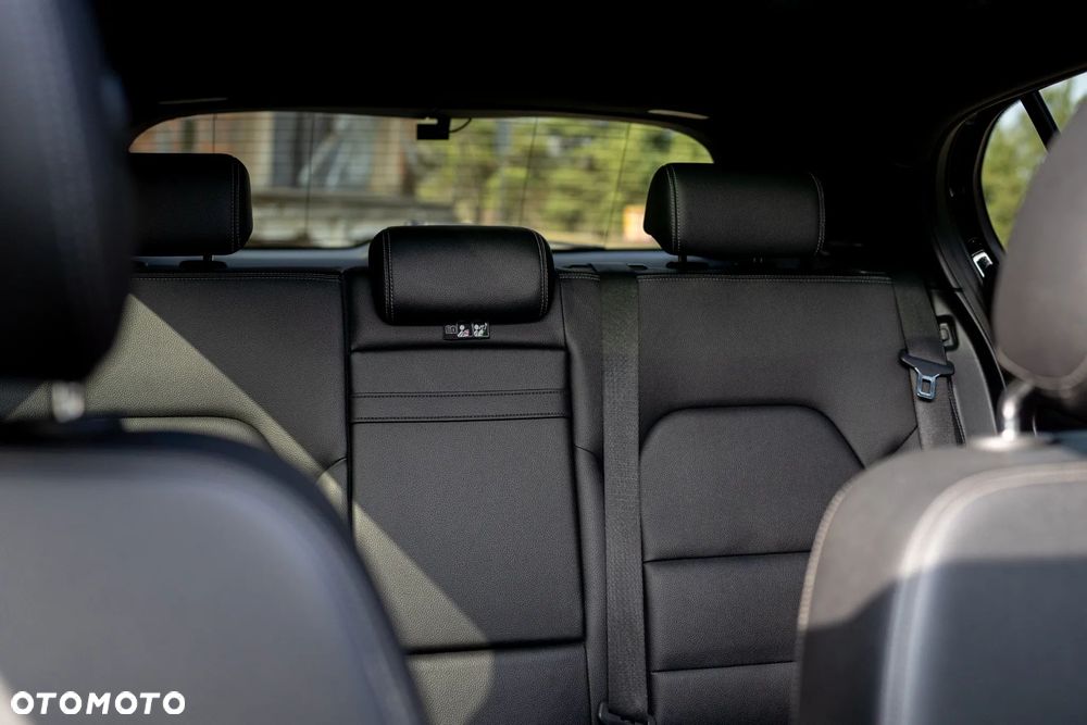 Mercedes-Benz GLA 250 7G-DCT UrbanStyle Edition - 10