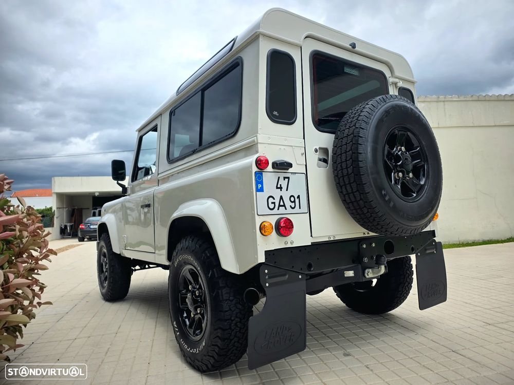 Land Rover Defender - 45