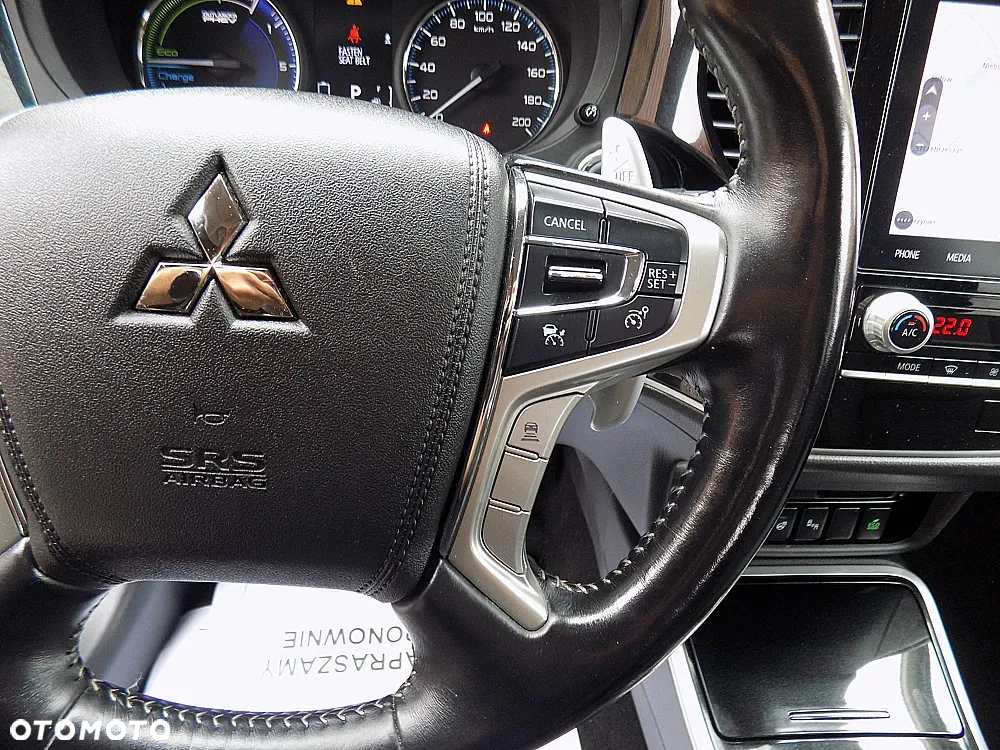 Mitsubishi Outlander 2.4 4WD Plug-In Hybrid Top - 15