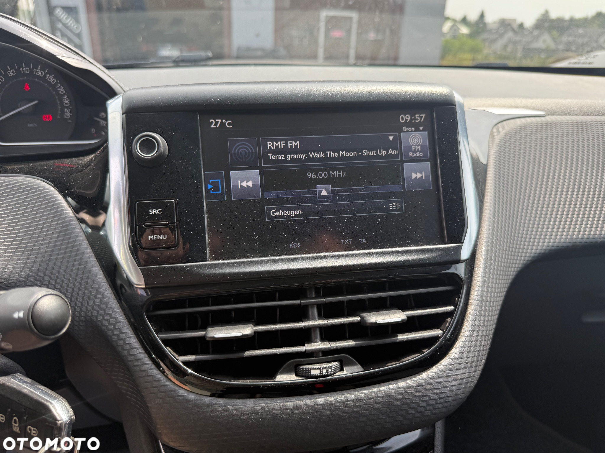 Peugeot 2008 1.2 Pure Tech Access EU6 - 36