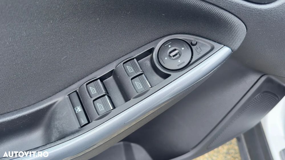 Ford Focus 1.0 EcoBoost Start Stop Titanium - 23