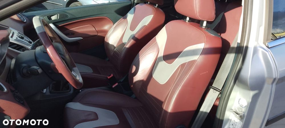 Ford Fiesta 1.4 Trend - 21