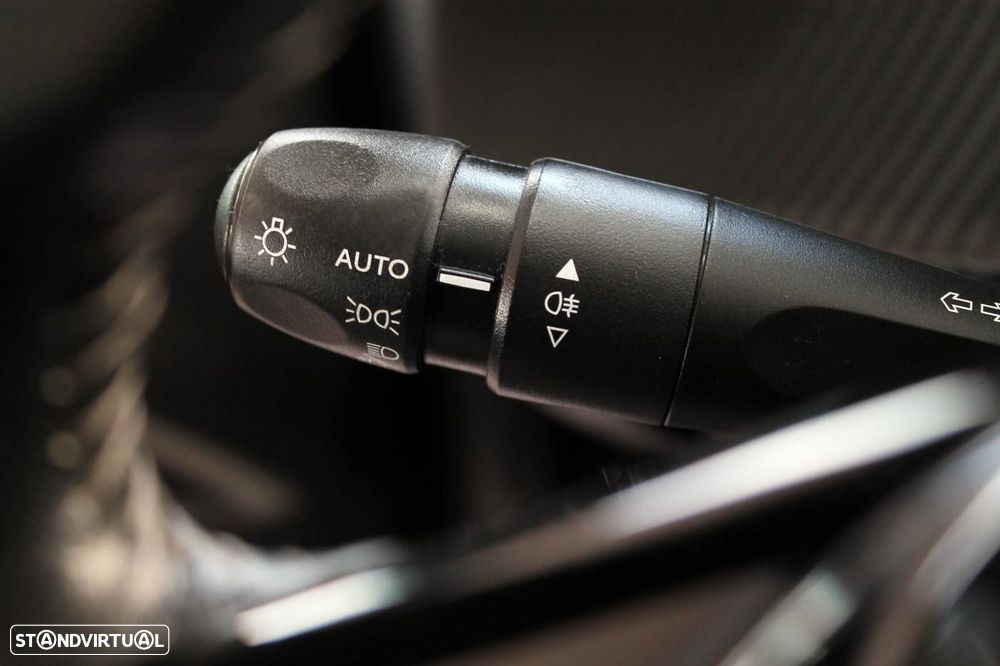 Peugeot 2008 PureTech 100 Allure - 22