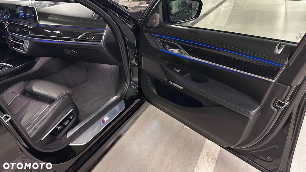 BMW Seria 7 750Li xDrive Edition Exclusive - 36