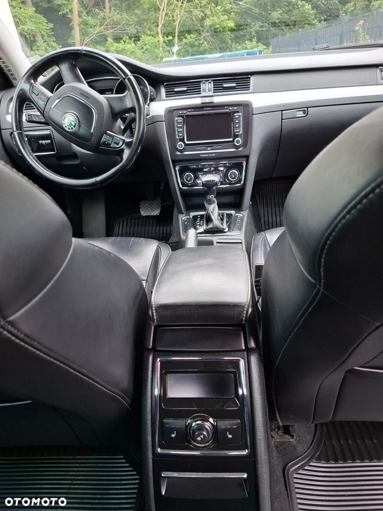 Skoda Superb 2.0 TSI Platinum DSG - 9