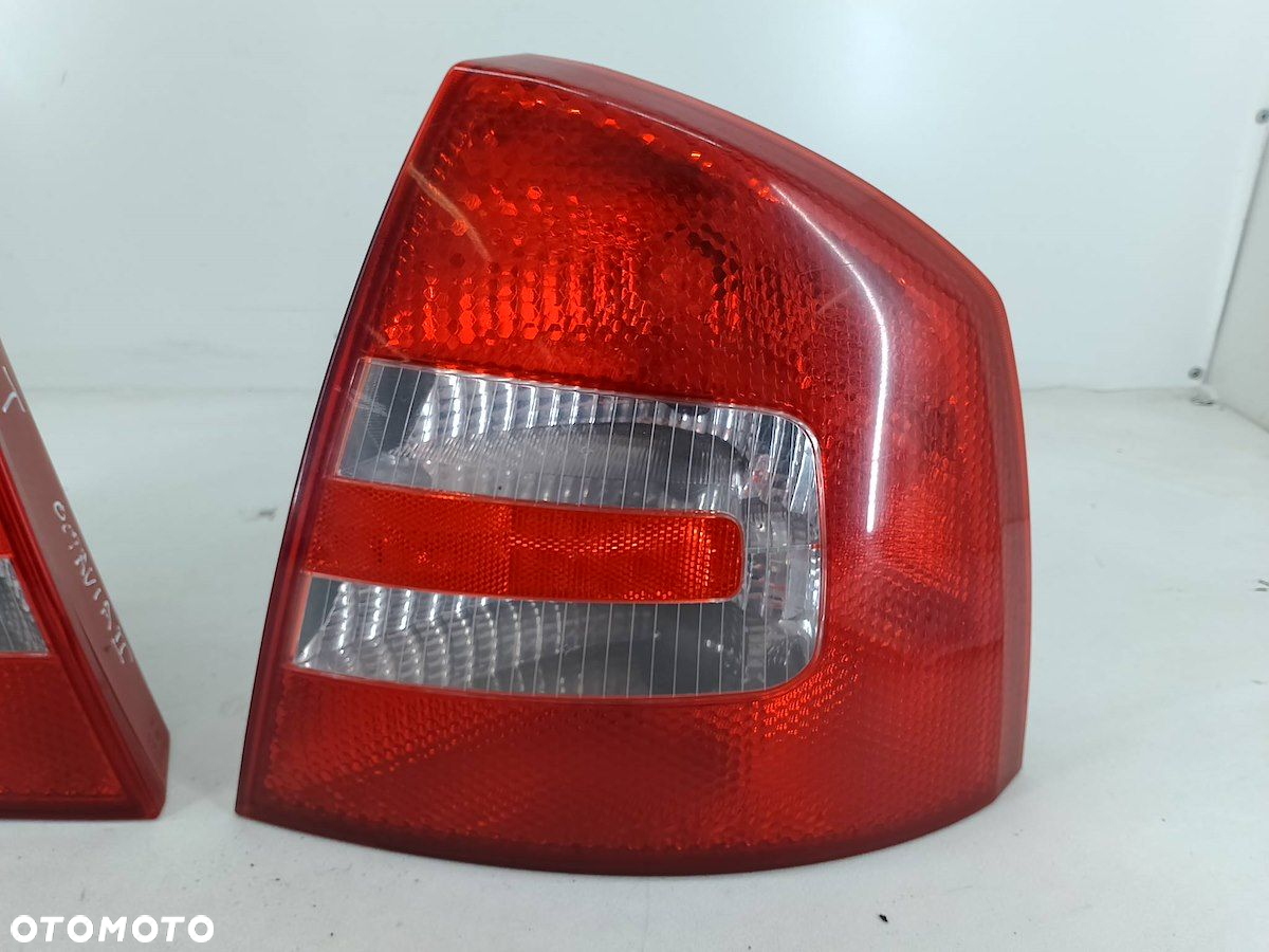 LAMPY TYŁ KOMPLET SKODA OCTAVIA II 1Z5945096A  1Z5945095A - 3