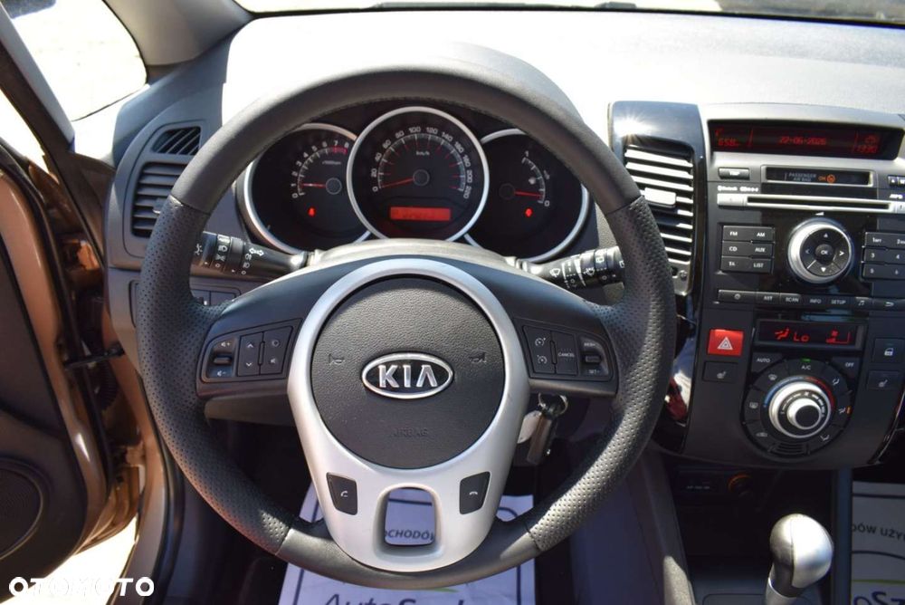 Kia Venga - 24