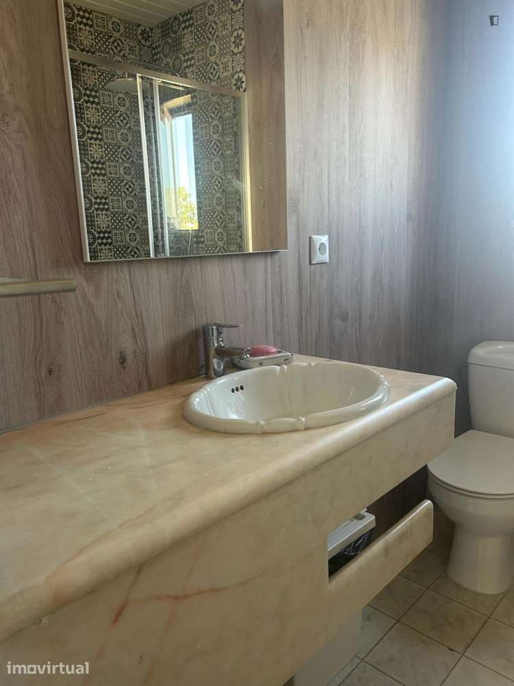 Quarto - localizado em Parede Lisbon - Grande imagem: 2/30