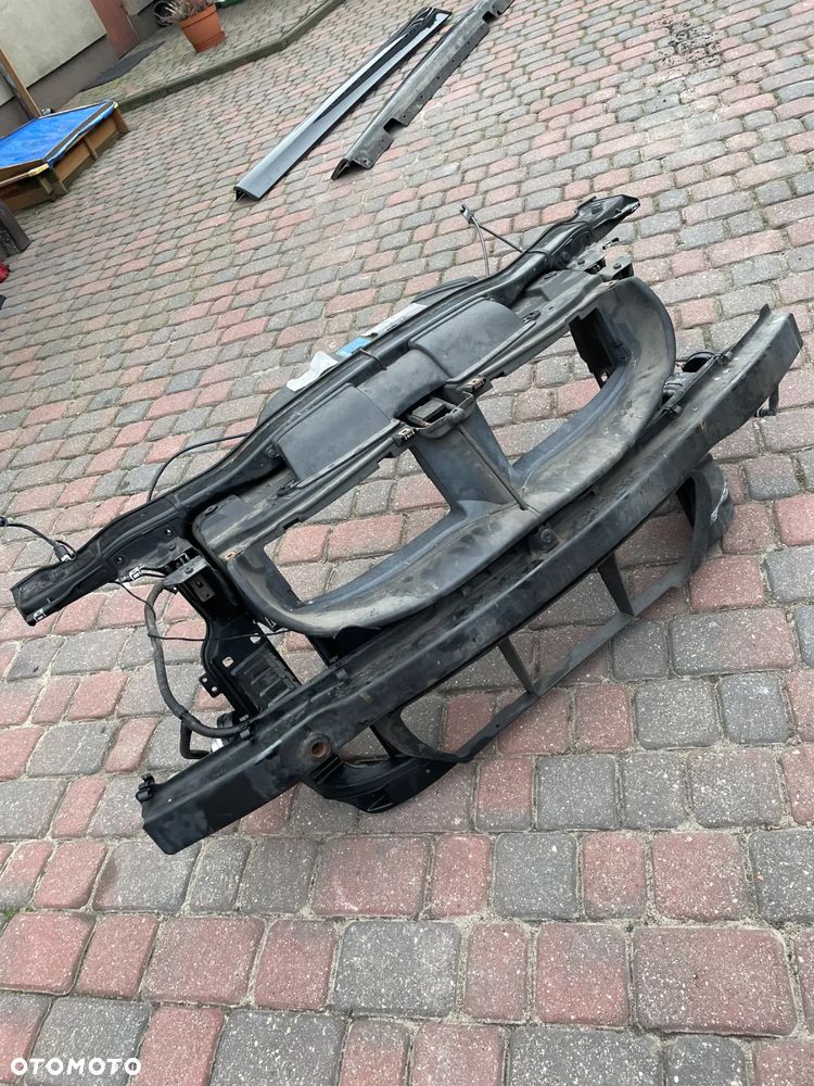 bmw e90 e91 pas przedni benzyna kompletny ori wzmocnienie belka inne części