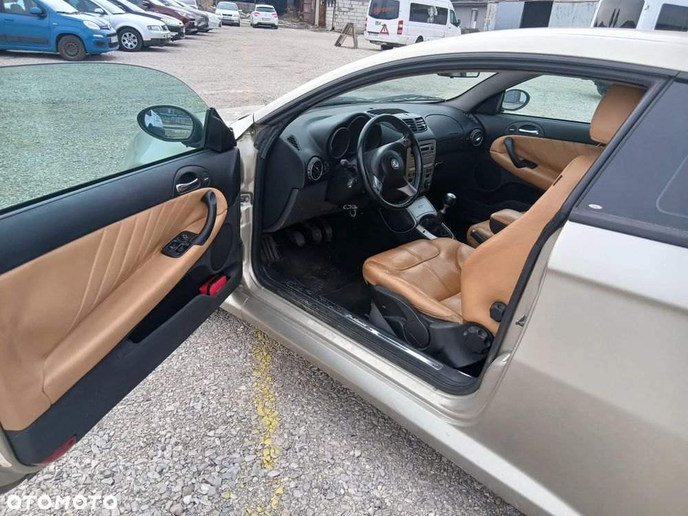 Alfa Romeo GT - 7
