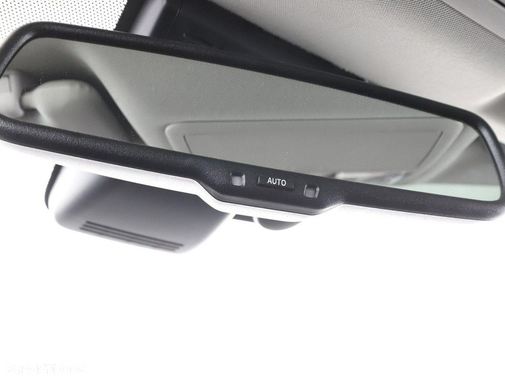 Toyota Avensis 2.0 D-4D Prestige - 35