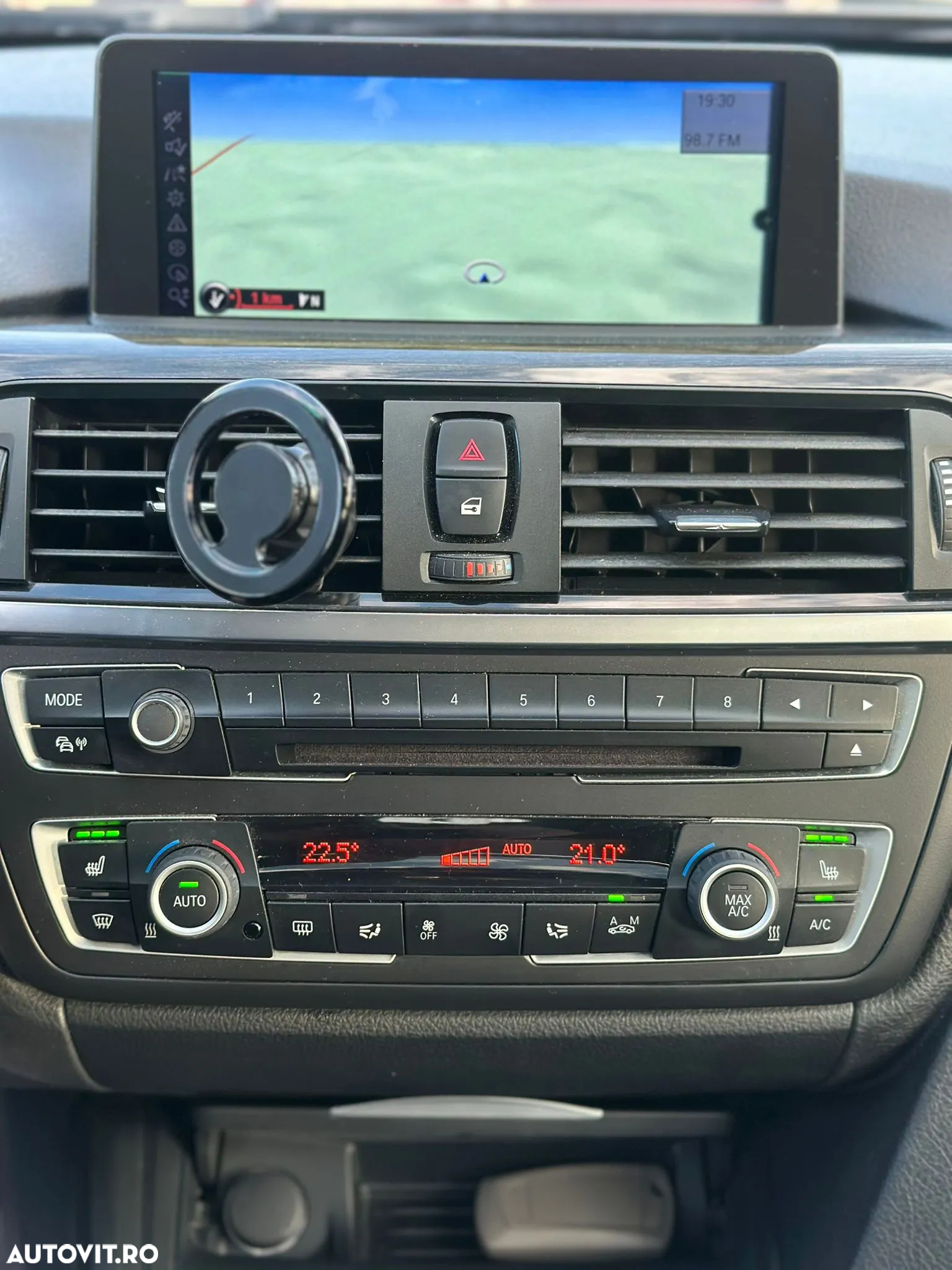 BMW Seria 3 328i xDrive Sport Line - 11