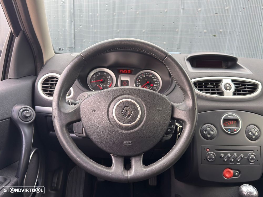 Renault Clio 1.2 16V Dynamique S - 8