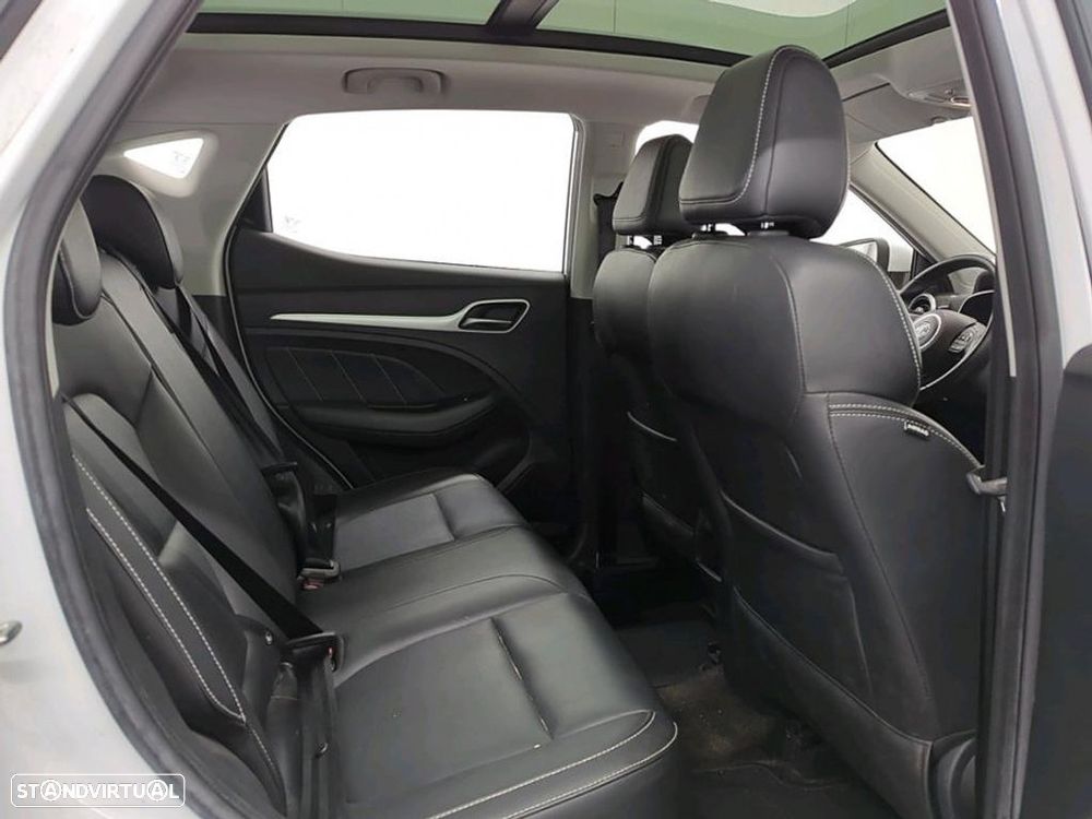 MG ZS EV 44.5 kWh Luxury - 11