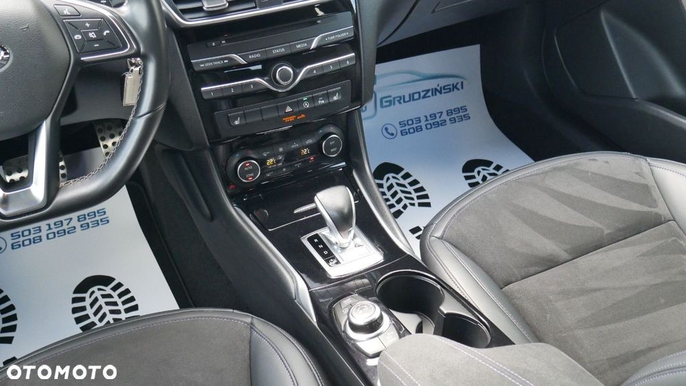 Infiniti Q30 - 17