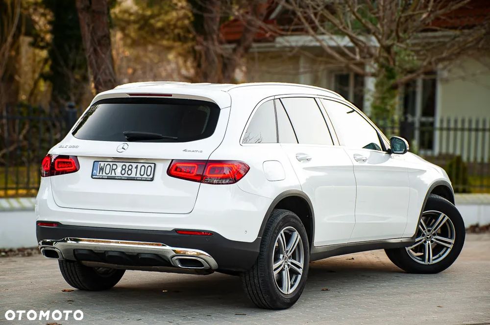 Mercedes-Benz GLC 300 4Matic 9G-TRONIC AMG Line - 5
