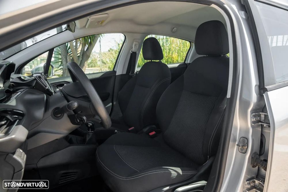 Peugeot 208 1.2 PureTech Signature - 15